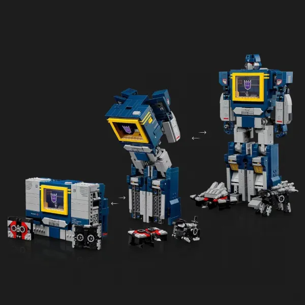 Конструктор LEGO Icons Transformers: Саундвейв (10358)