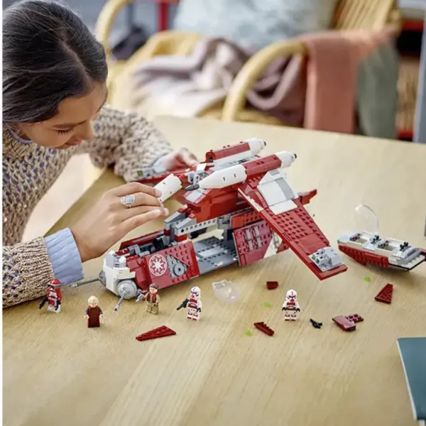 Конструктор LEGO Star Wars Бойовий корабель Корусантської варти (75354)