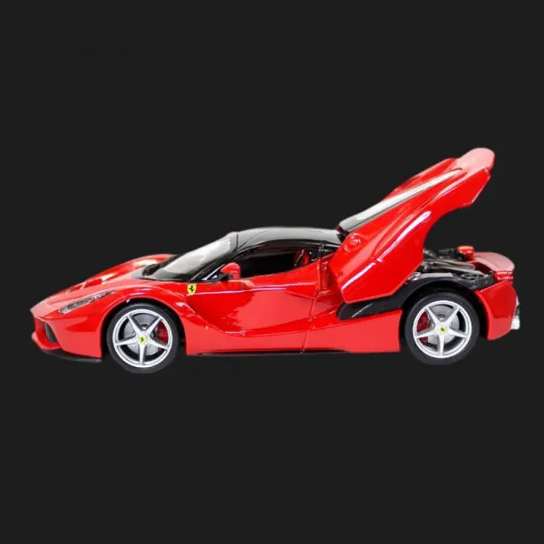 Автомодель Bburago — Laferrari в асортименті, 1:24 (White, Red) (18-26001)