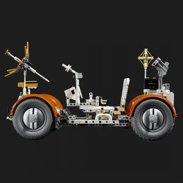 Конструктор LEGO Technic Місячний автомобіль NASA Apollo (42182)