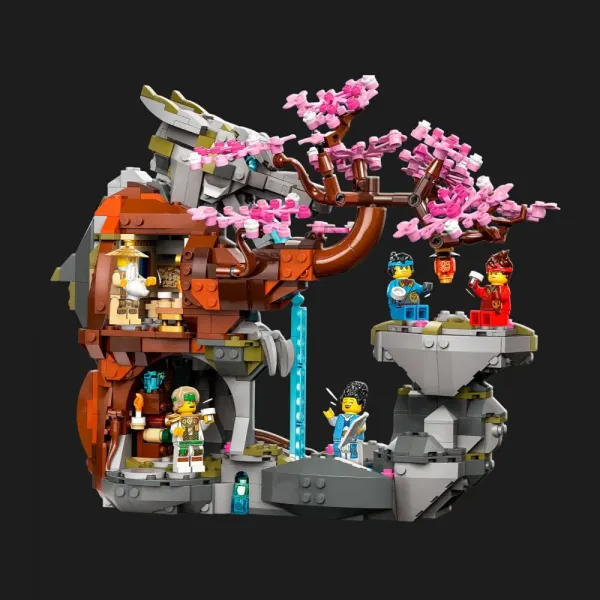 Конструктор LEGO Ninjago Храм каменю дракона (71819)