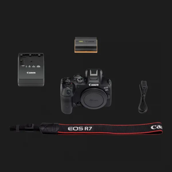 Цифровий фотоапарат Canon EOS R7 Body (Black) (5137C041) (Standard)