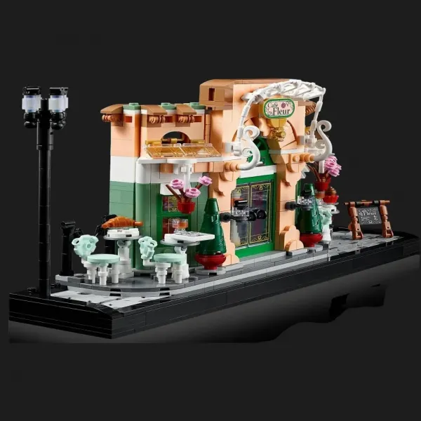 Конструктор LEGO Icons Французька кав'ярня (10362)